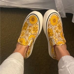 Women’s Vans Size 6.5